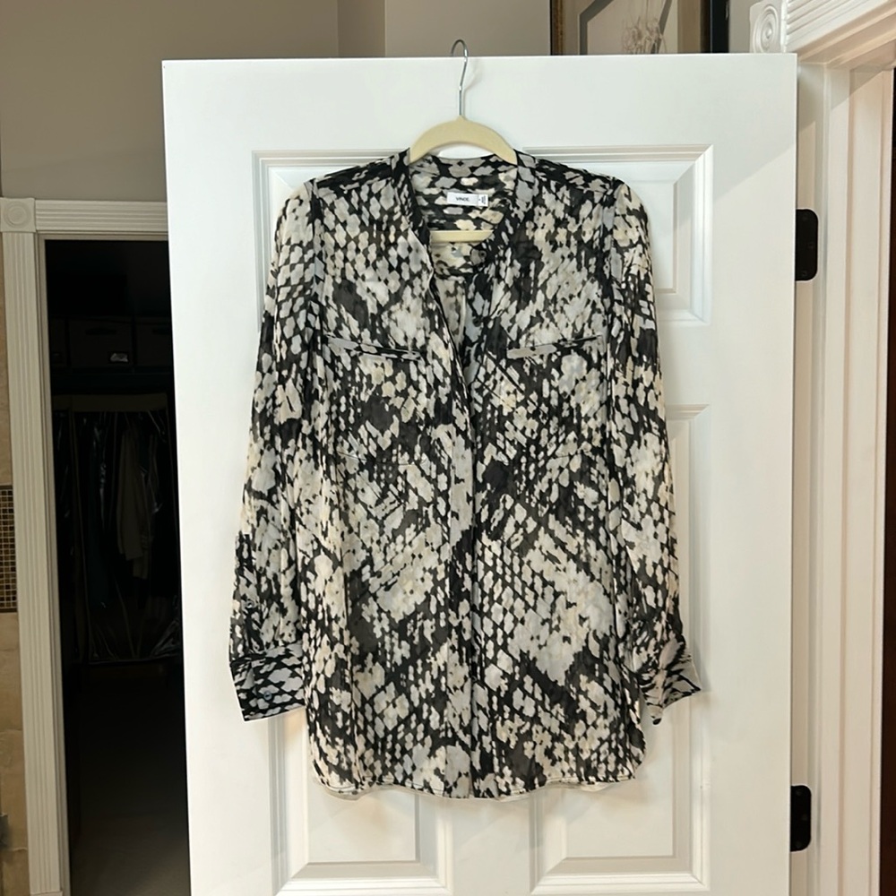 Vince silk multicolored black blouse. Size 6